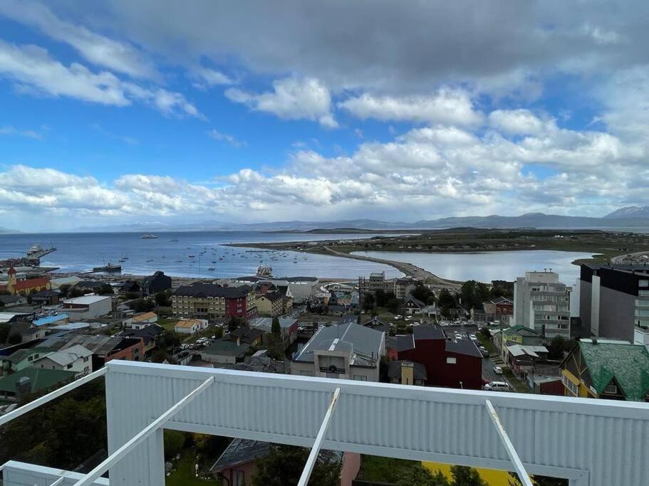 Ocean & Mountain View Lägenhet Ushuaia Exteriör bild
