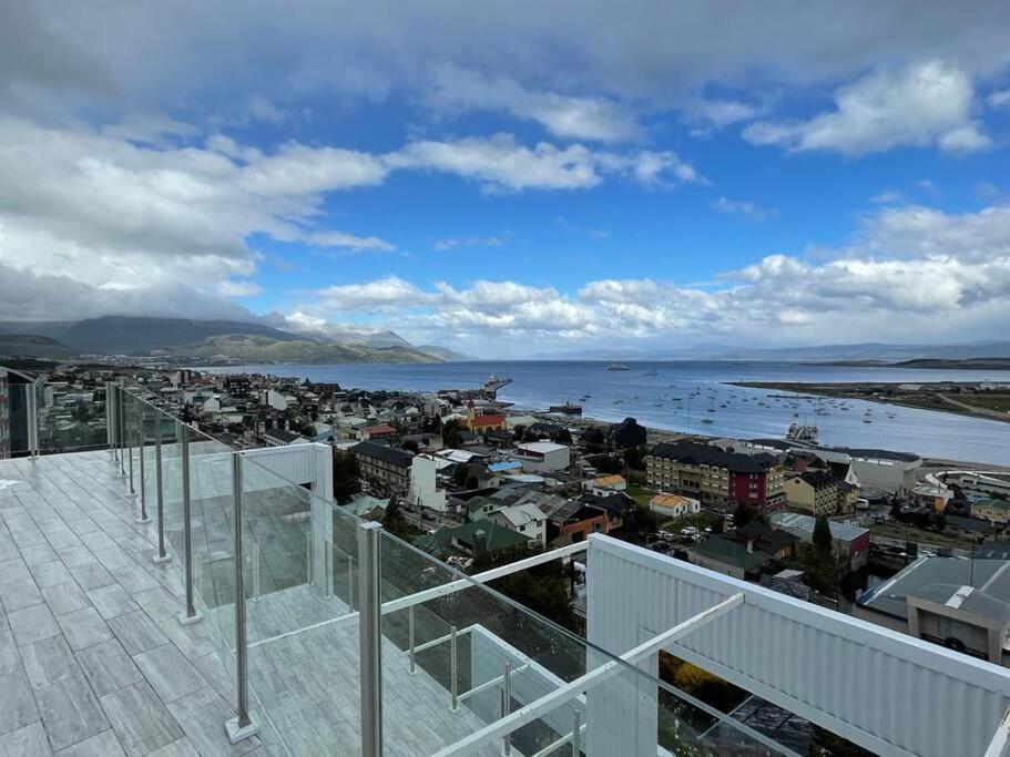 Ocean & Mountain View Lägenhet Ushuaia Exteriör bild