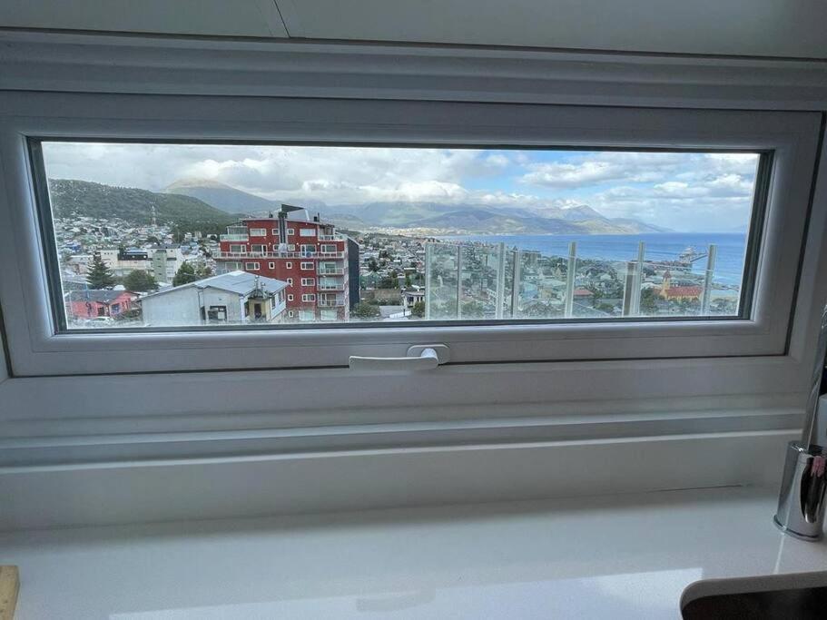 Ocean & Mountain View Lägenhet Ushuaia Exteriör bild