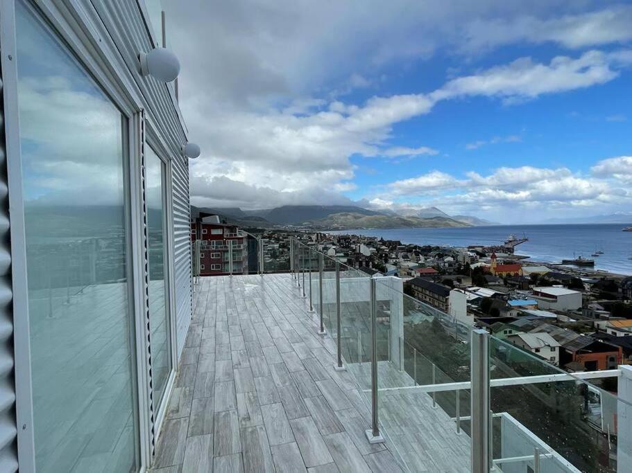 Ocean & Mountain View Lägenhet Ushuaia Exteriör bild